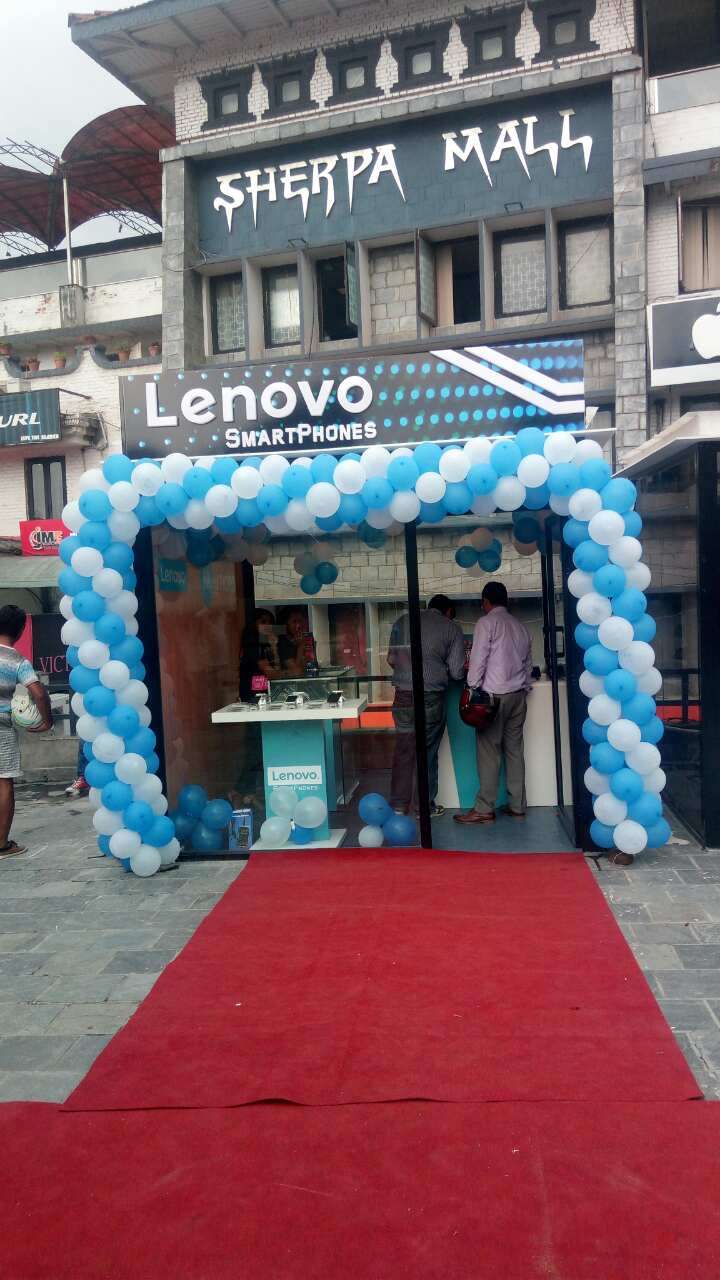 Lenovo Opens Two Smartphone Studios 
