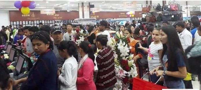 A large number of people seen at the newly-opened branch of Bhatbhateni Supermarket in Biratnagar on Wednesday. Photo: Harihar Nepal/NBA