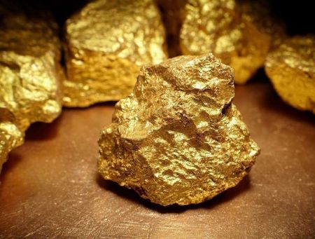 Gold Price Plunges by Rs 2,700 Per Tola   