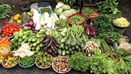 Prices of Green Vegetables Up by 216 Percent in a Week