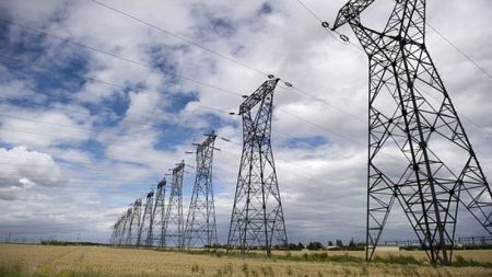 Govt Allows Private Sector to Build Transmission Lines in Collaboration with State-Owned Company